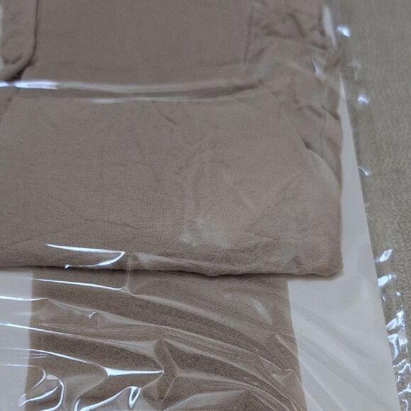 Talbots Silky Sheer Control Top Sandalfoot Pantyhose in Seashell Size C Vintage - Picture 7 of 9